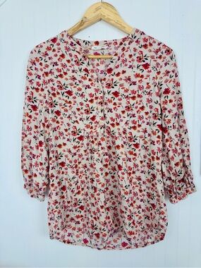 beachlunchlounge Cream Button-Down Blouse with Red & Pink Floral Print